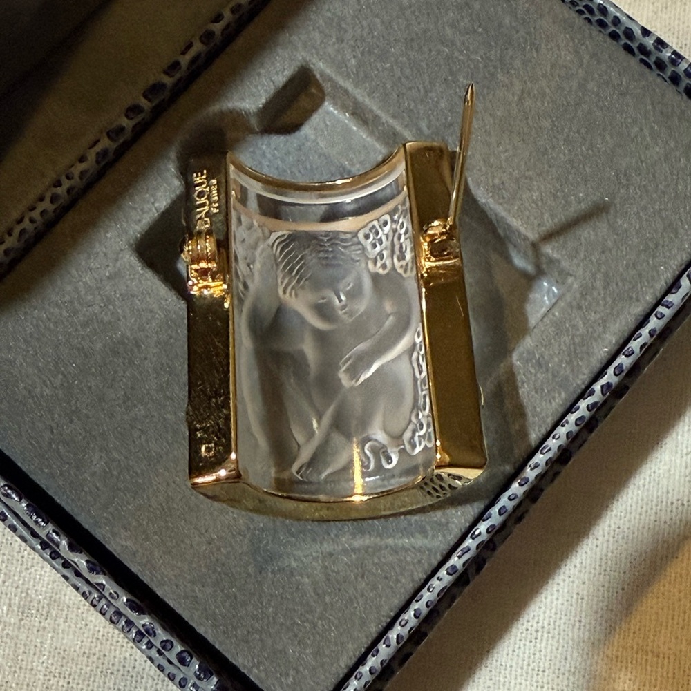 Vintage Lalique Paris Enfant Angel Frosted Crystal Brooch Pin w Original Box - Picture 8 of 12